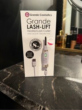 Grande Lash-Lift Heated Lash Curler - White/Gold
